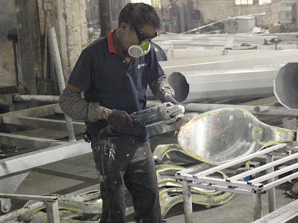 燈具打磨、齊頭